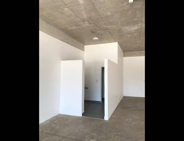 300M² WAREHOUSE TO LET IN GLEN ANIL